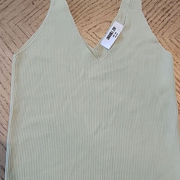 Sagew green ribbed v neck tank top size S New only tried on. - Picture 3 of 6